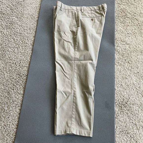 Dockers Sisnature Classic Khakis - Picture 2 of 7